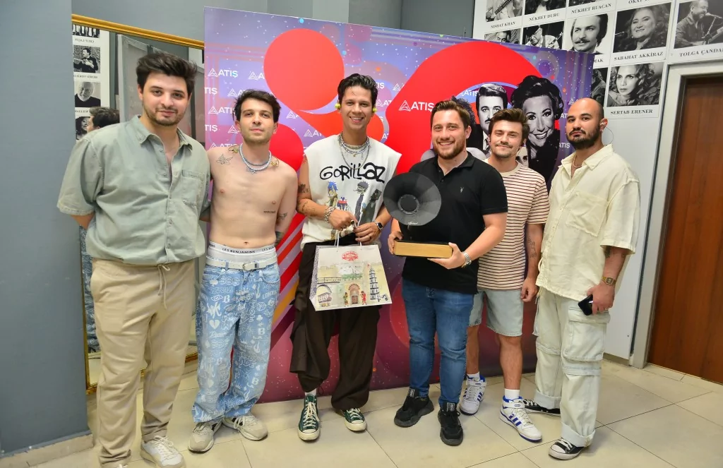 Gençler Madrigal'le coştu