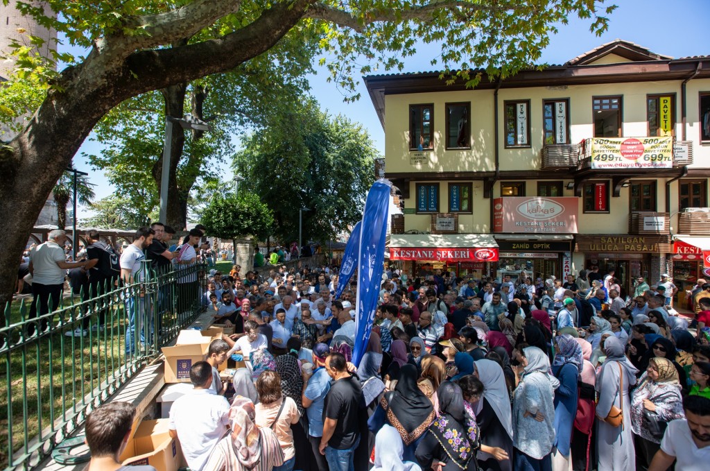 Aşure kazanları birlik için kaynadı