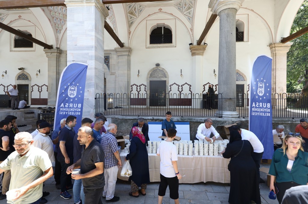 Aşure kazanları birlik için kaynadı