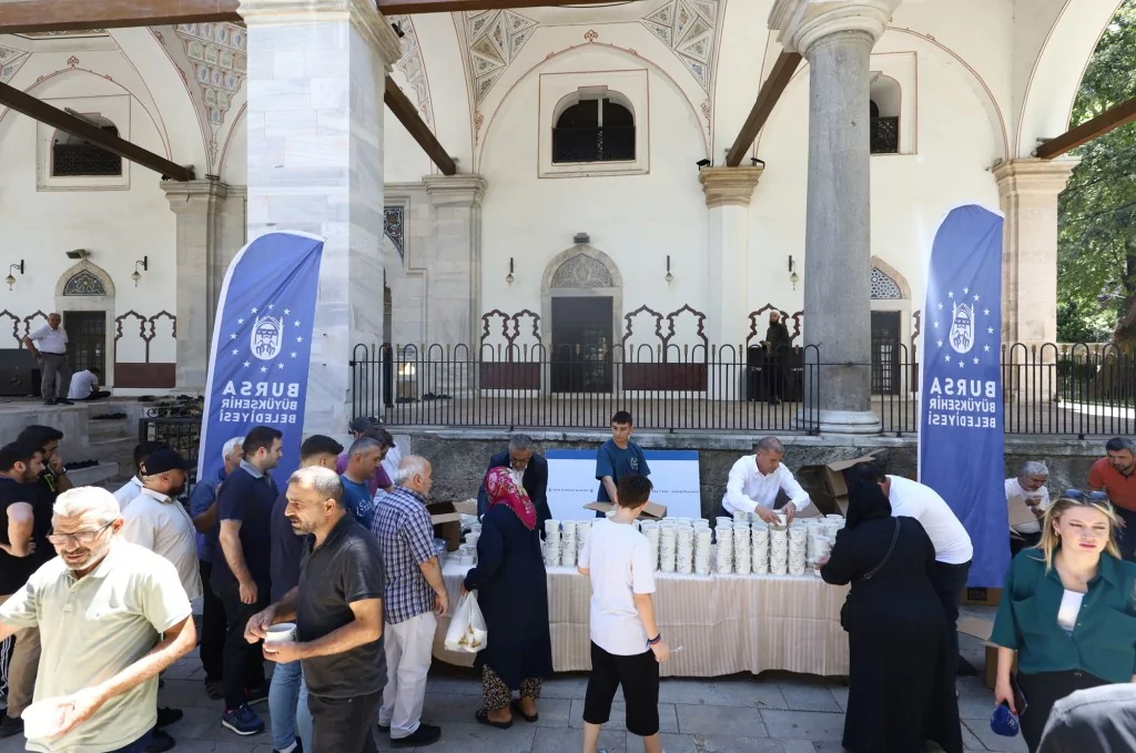 Aşure kazanları birlik için kaynadı