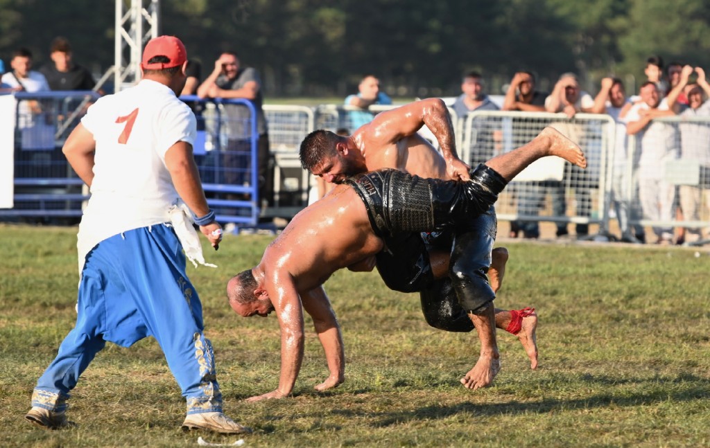 Başpehlivan Serhat Gökmen oldu