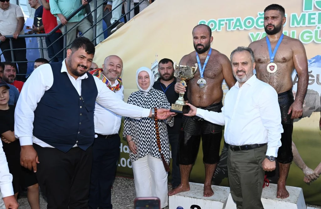 Başpehlivan Serhat Gökmen oldu