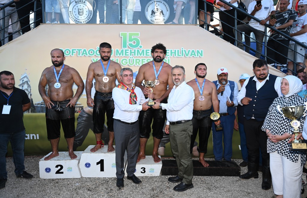 Başpehlivan Serhat Gökmen oldu