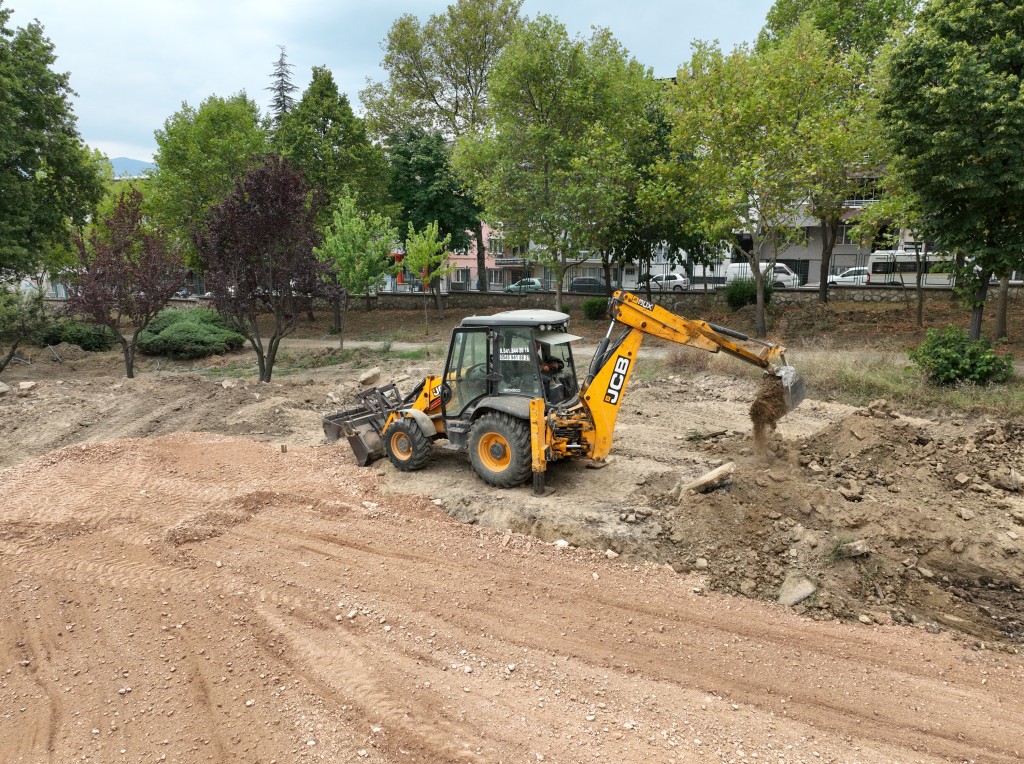 Teoman Özalp Parkı yenileniyor