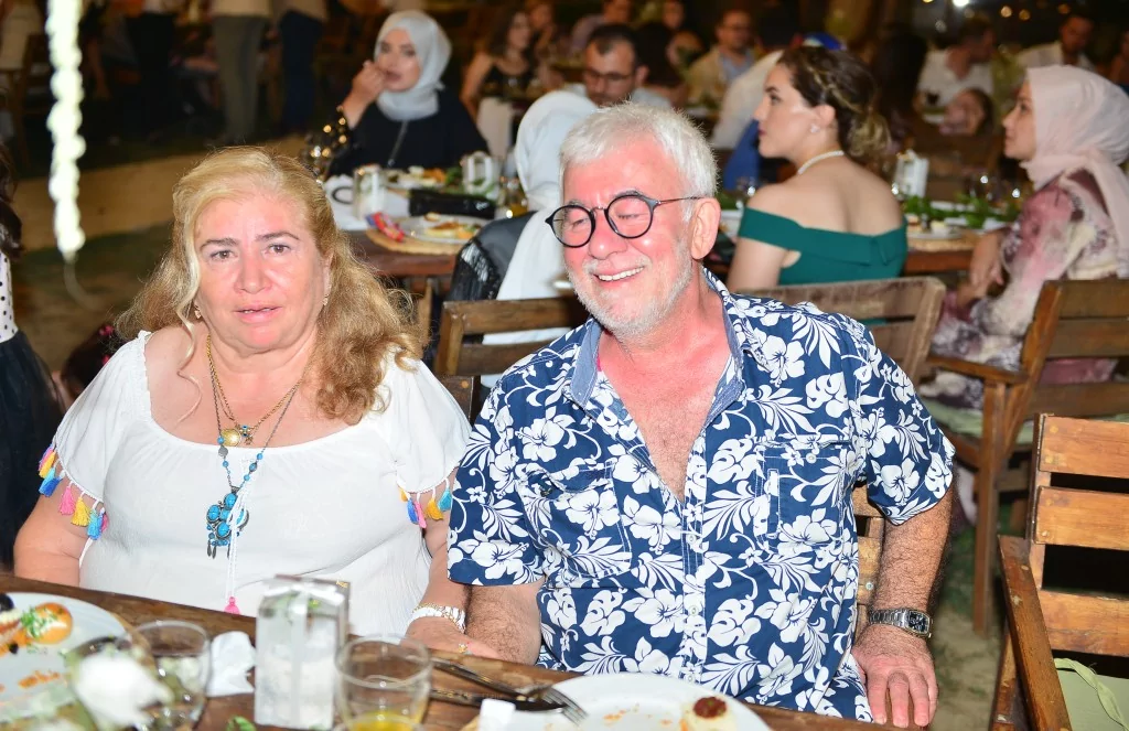 Nişan yüzüklerini taktılar