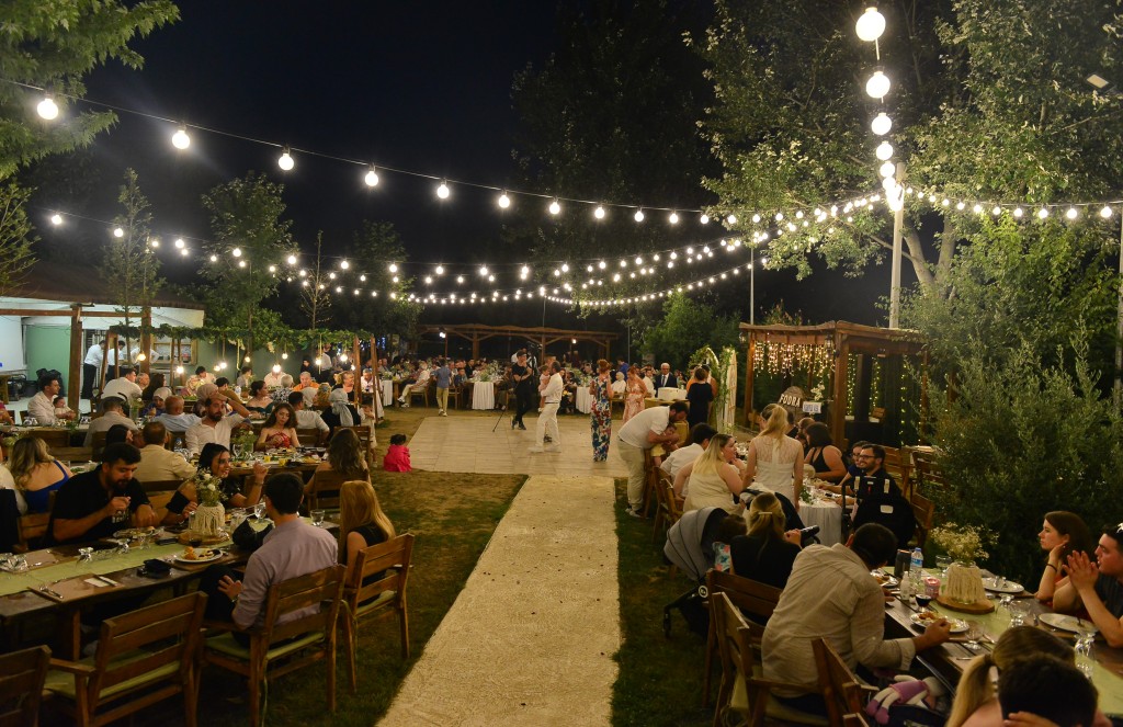 Nişan yüzüklerini taktılar