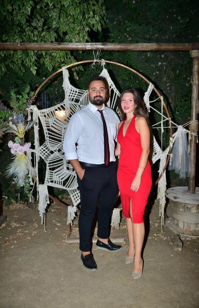 Nişan yüzüklerini taktılar