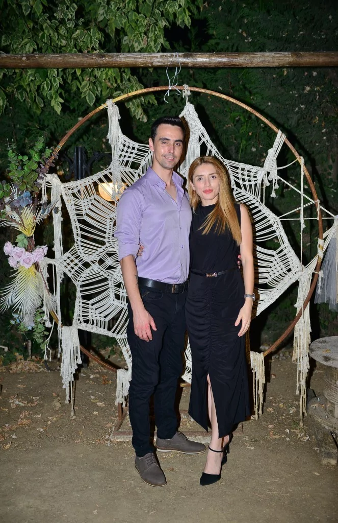 Nişan yüzüklerini taktılar