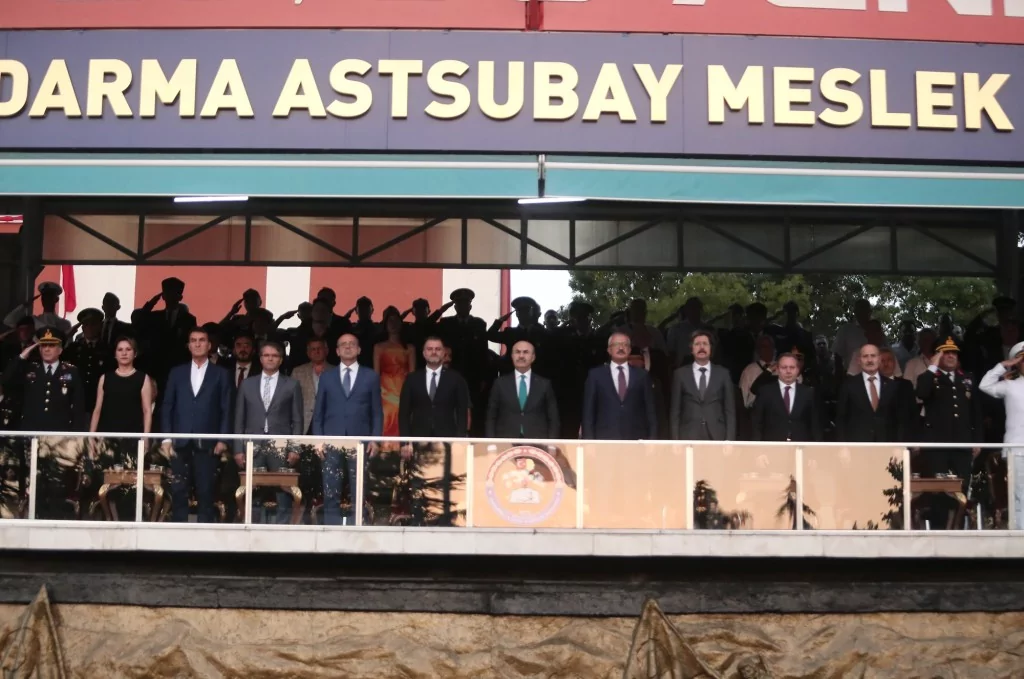 Işıklar Jandarma Meslek Yüksekokulu 402 öğrencisini törenle mezun etti