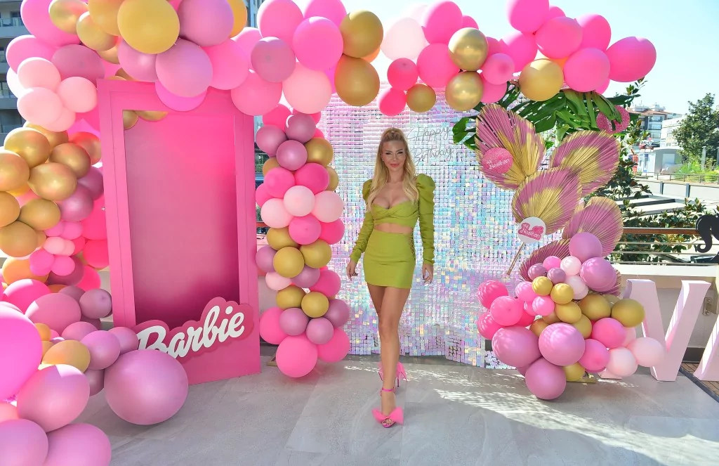 Ünlü modacının yeni yaşına eğlenceli kutlama