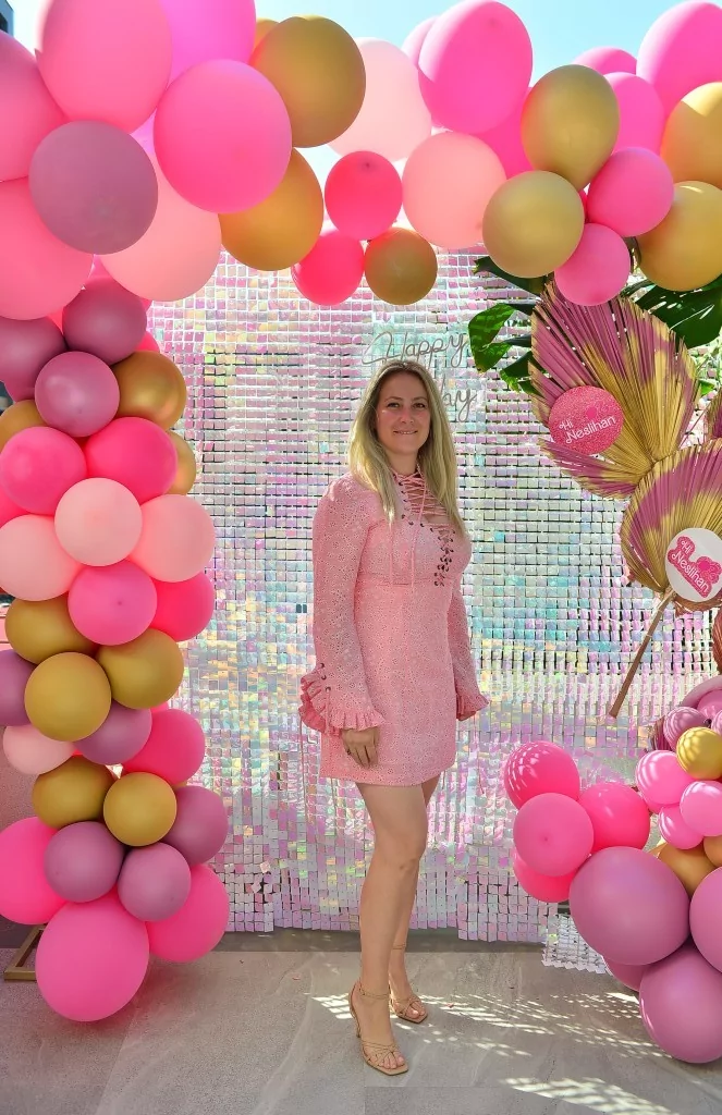 Ünlü modacının yeni yaşına eğlenceli kutlama