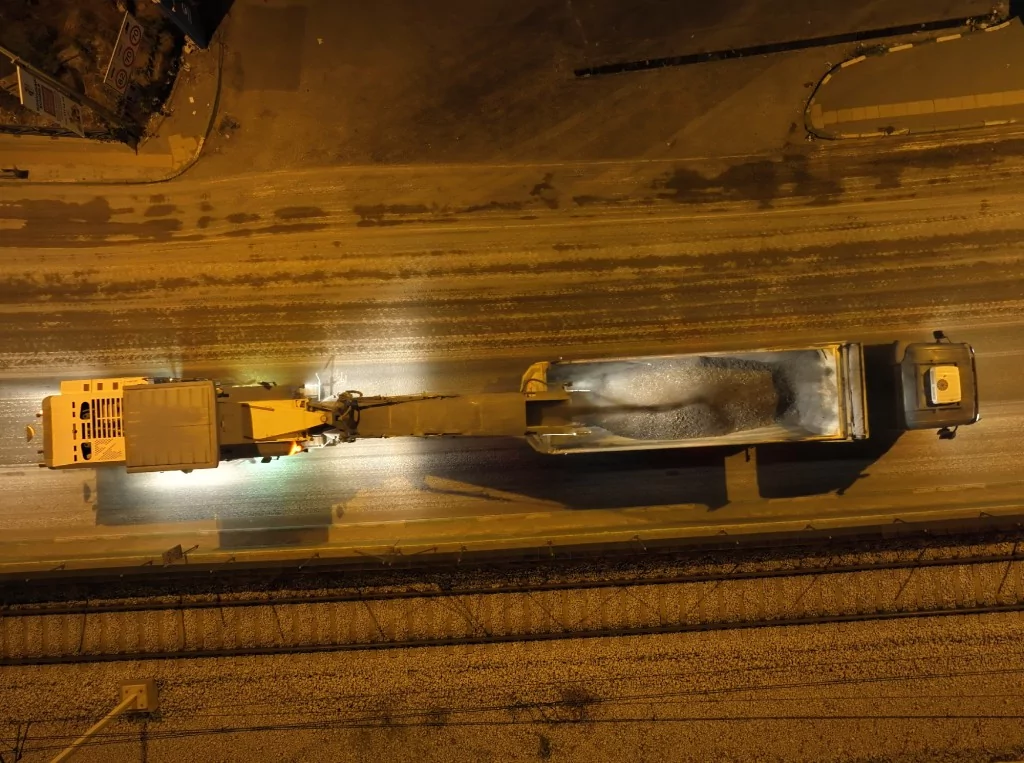 Ankara yolunda gece mesaisi sürüyor