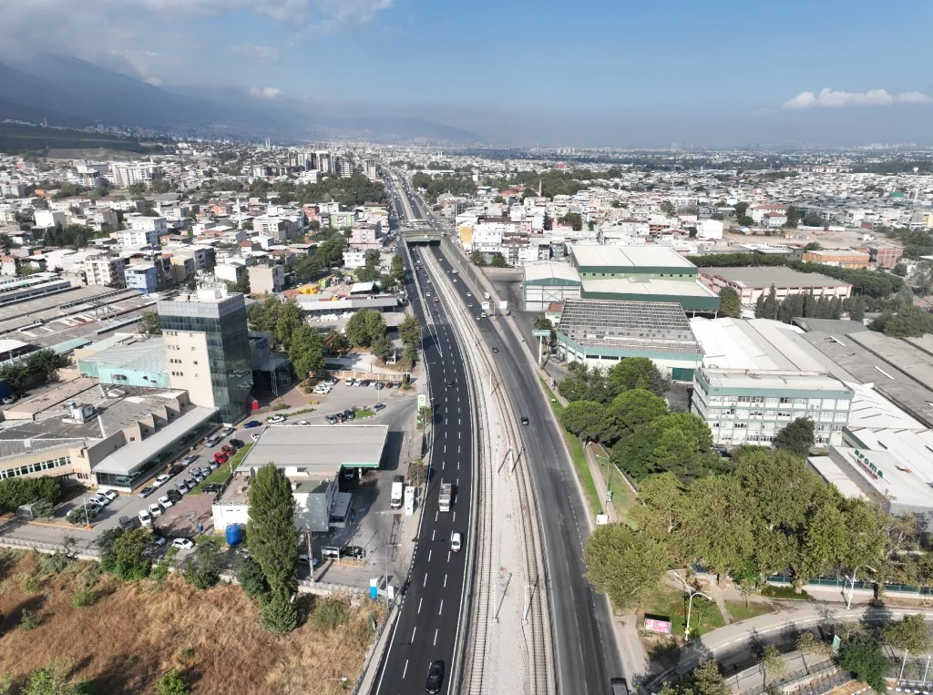 Ankara yolunda gece mesaisi sürüyor