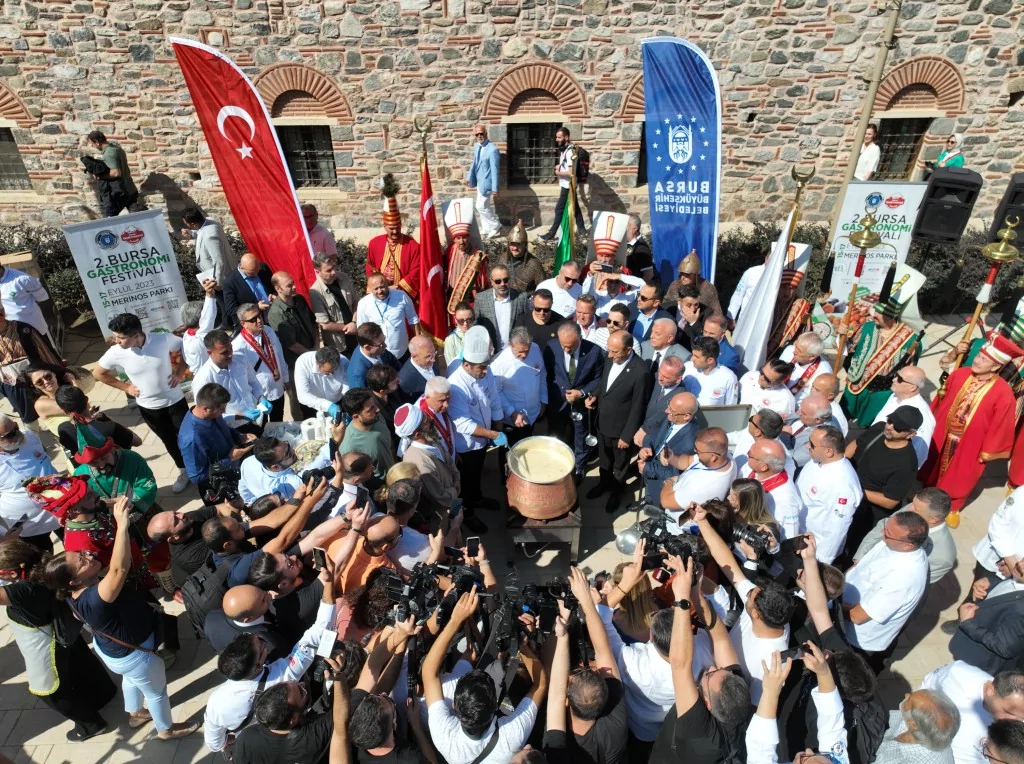 Bursa'nın lezzet şöleni kortejle başladı