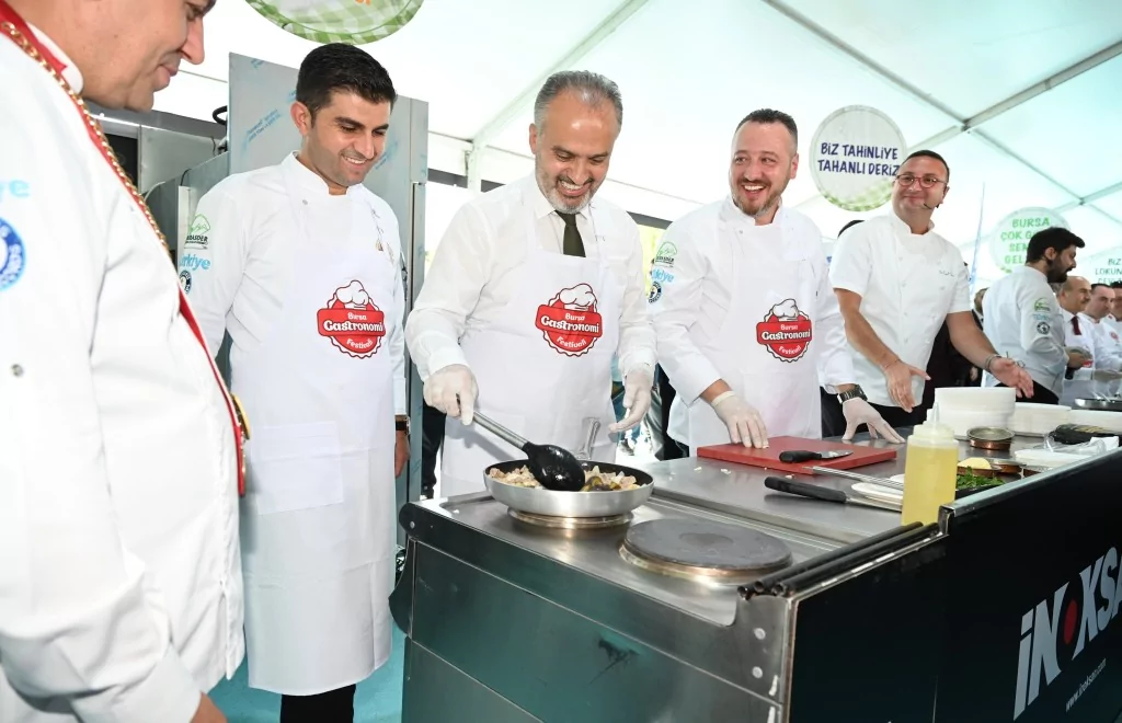 Gastronomi festivaline 3 günde 500 bin ziyaretçi