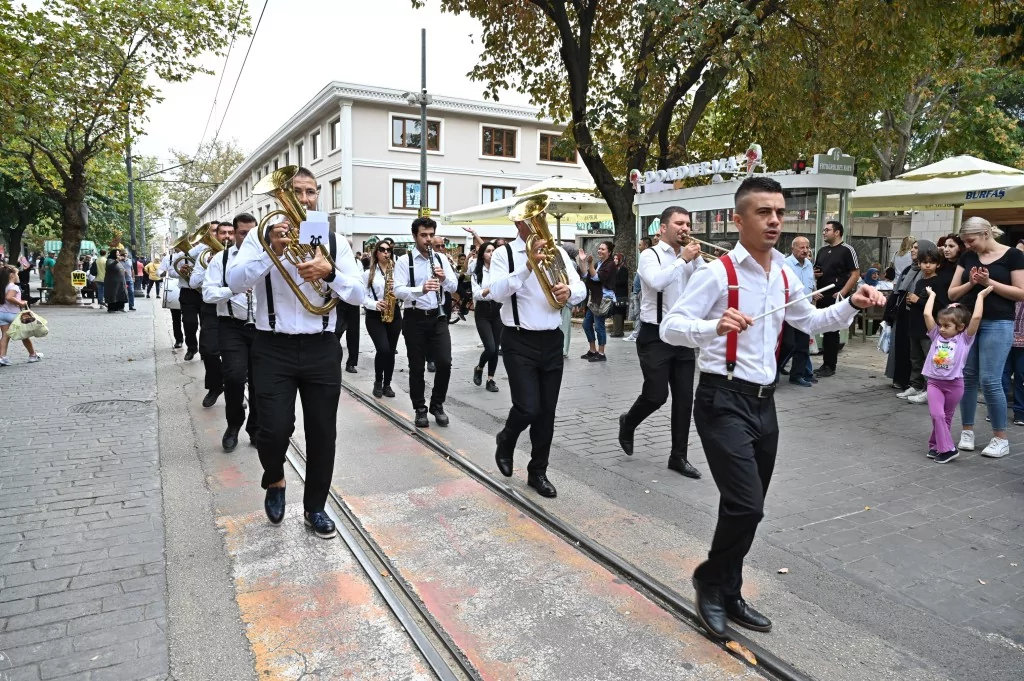 Bu festival hem çok sesli hem çok renkli