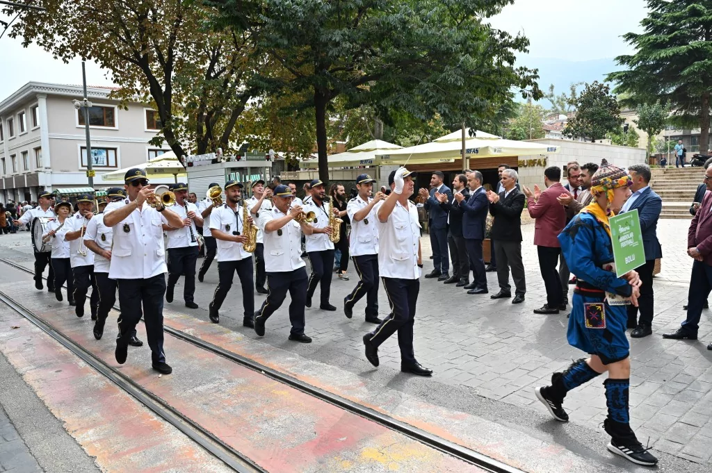 Bu festival hem çok sesli hem çok renkli
