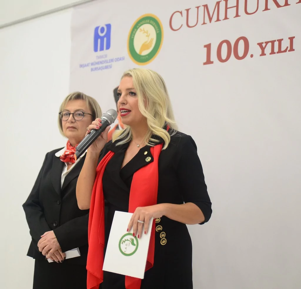 Annelerden 100 yıl öncesine ışık tutan buluşma