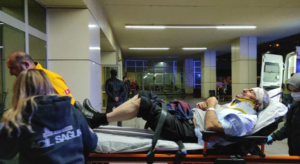 Ortalık savaş alanına döndü! 26 araç kazaya karıştı