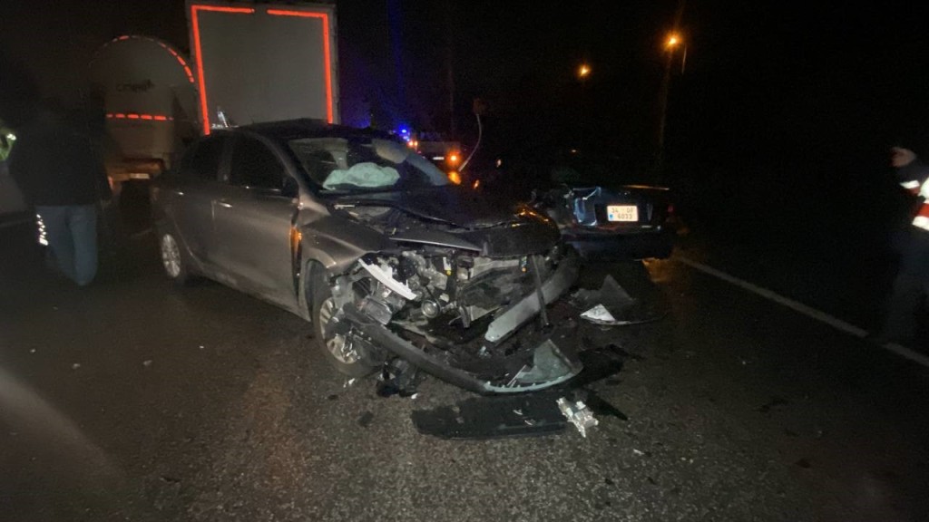 Ortalık savaş alanına döndü! 26 araç kazaya karıştı