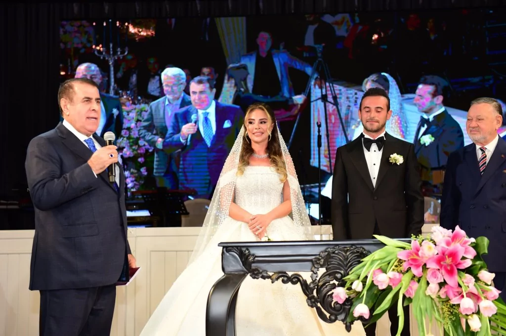 Ömürlük imzaları attılar