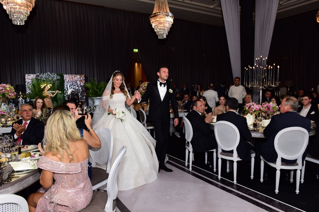 Ömürlük imzaları attılar