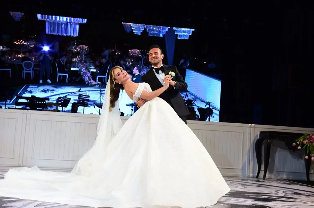 Ömürlük imzaları attılar