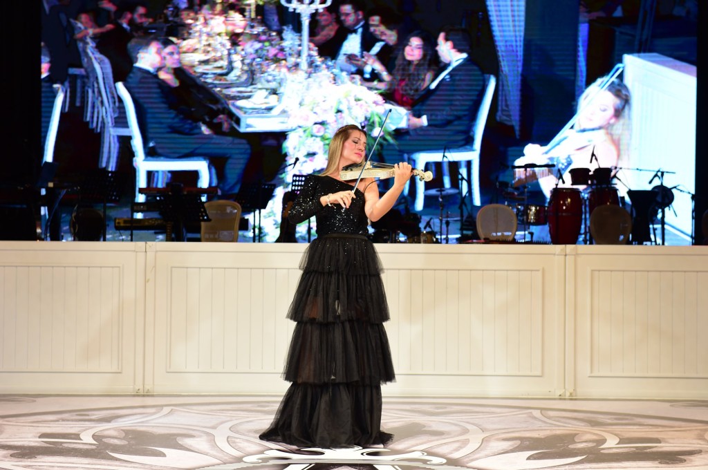 Ömürlük imzaları attılar