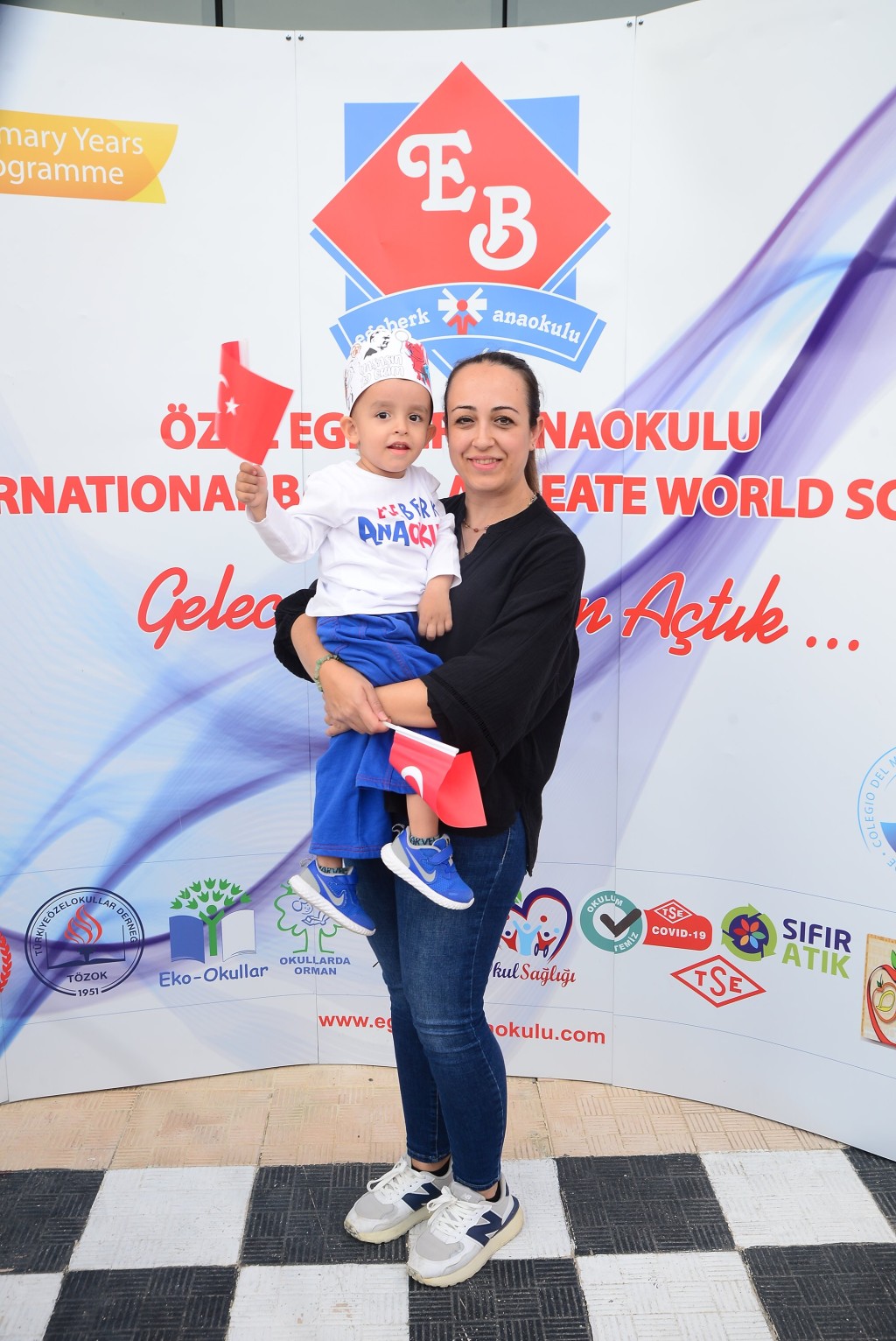 Minik yüreklerin 100. yıl coşkusu