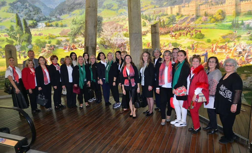 Cumhuriyet kadınlarından 100. yılda anlamlı buluşma