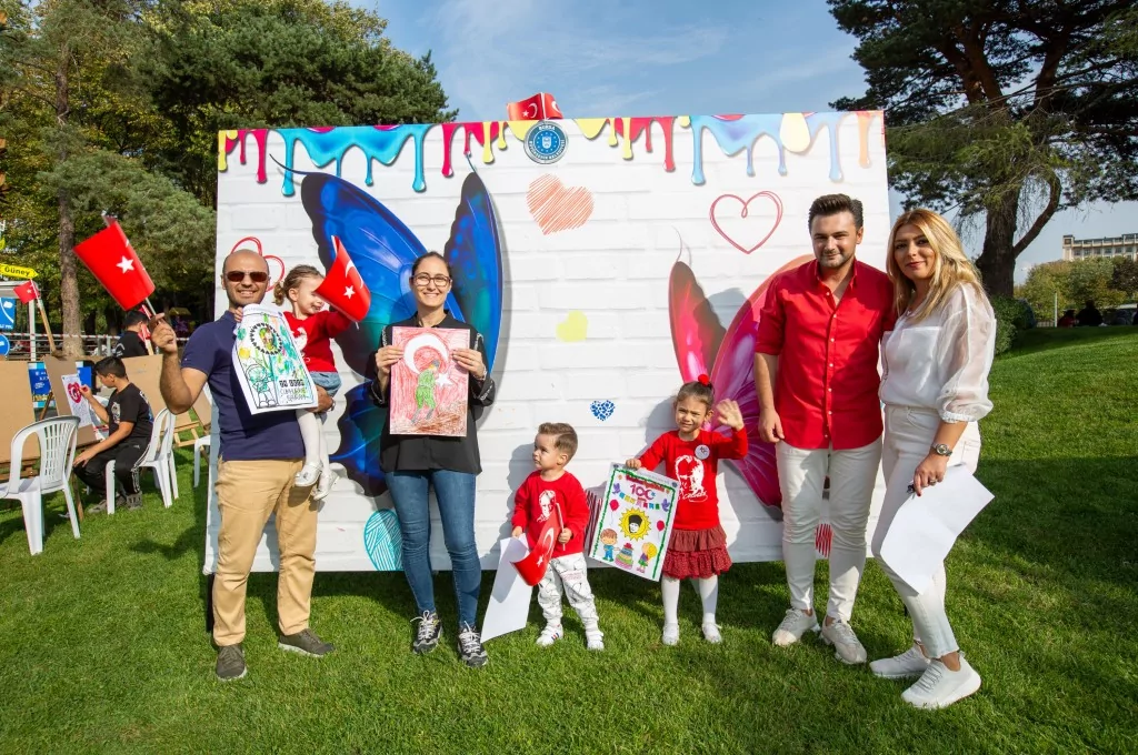 Cumhuriyet'in küçük ressamları