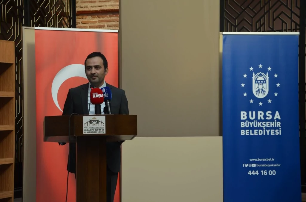 Sanatseverler 'Çeşm-i Cihan Ebru Sergisi'ne buluştu