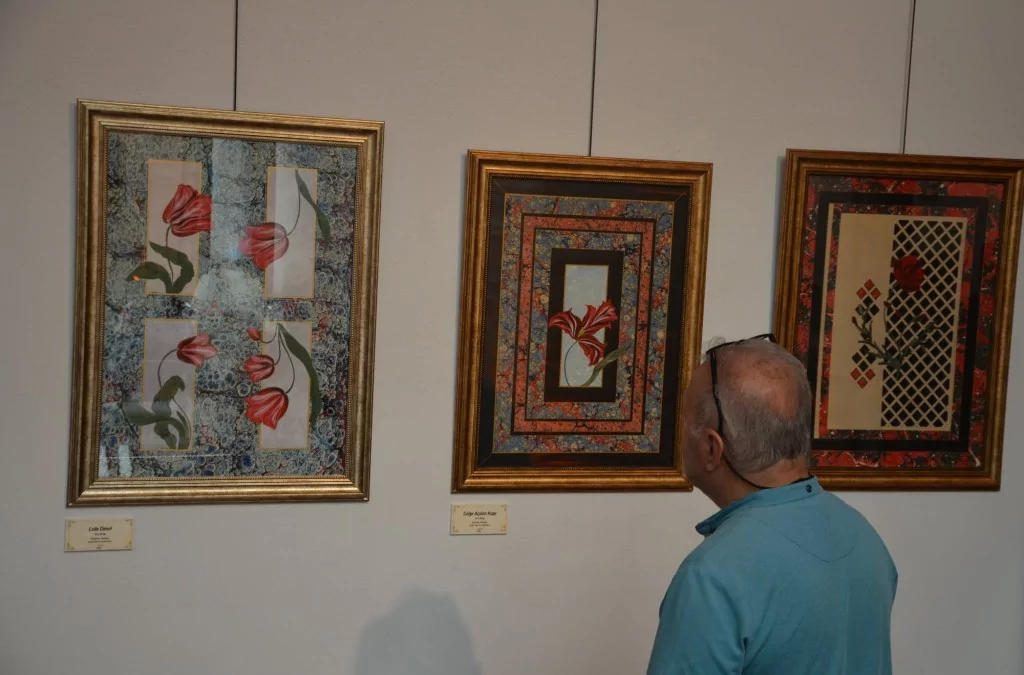 Sanatseverler 'Çeşm-i Cihan Ebru Sergisi'ne buluştu