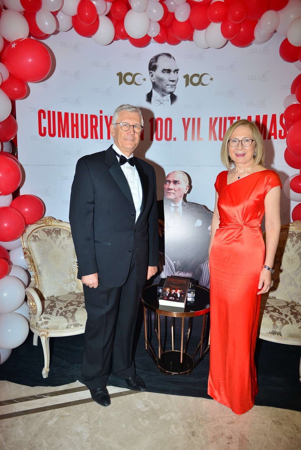 100. yıla Deluxe kutlama