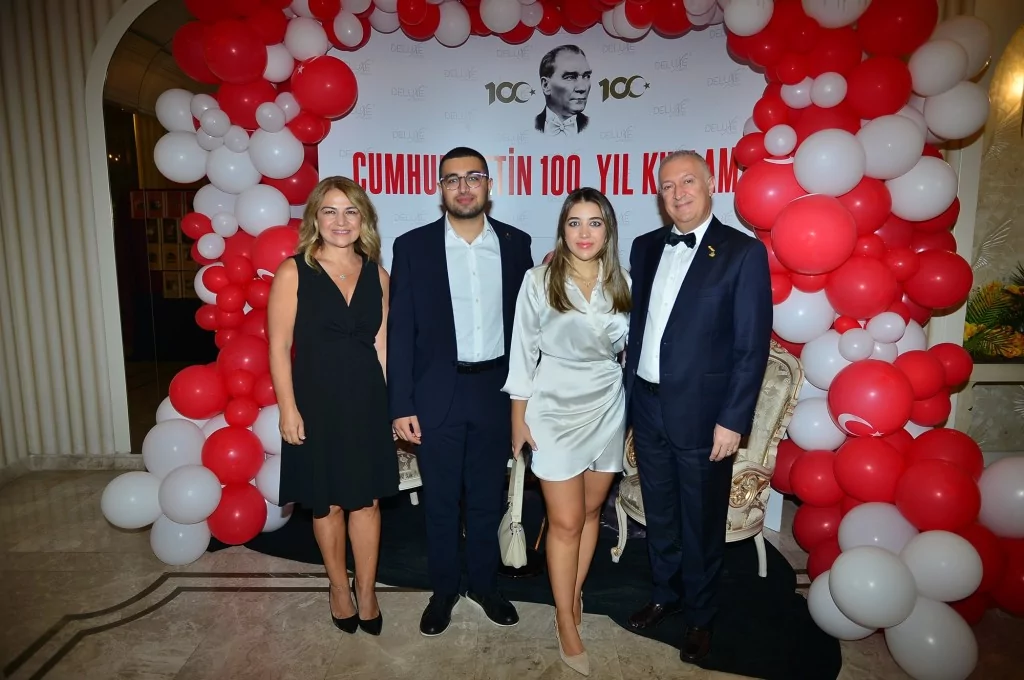 100. yıla Deluxe kutlama