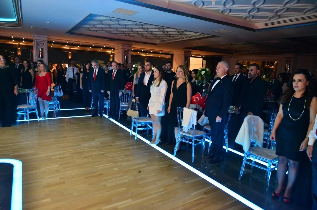 100. yıla Deluxe kutlama