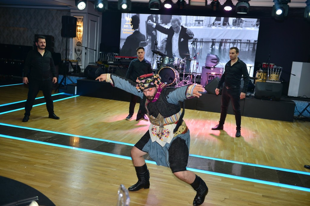 100. yıla Deluxe kutlama