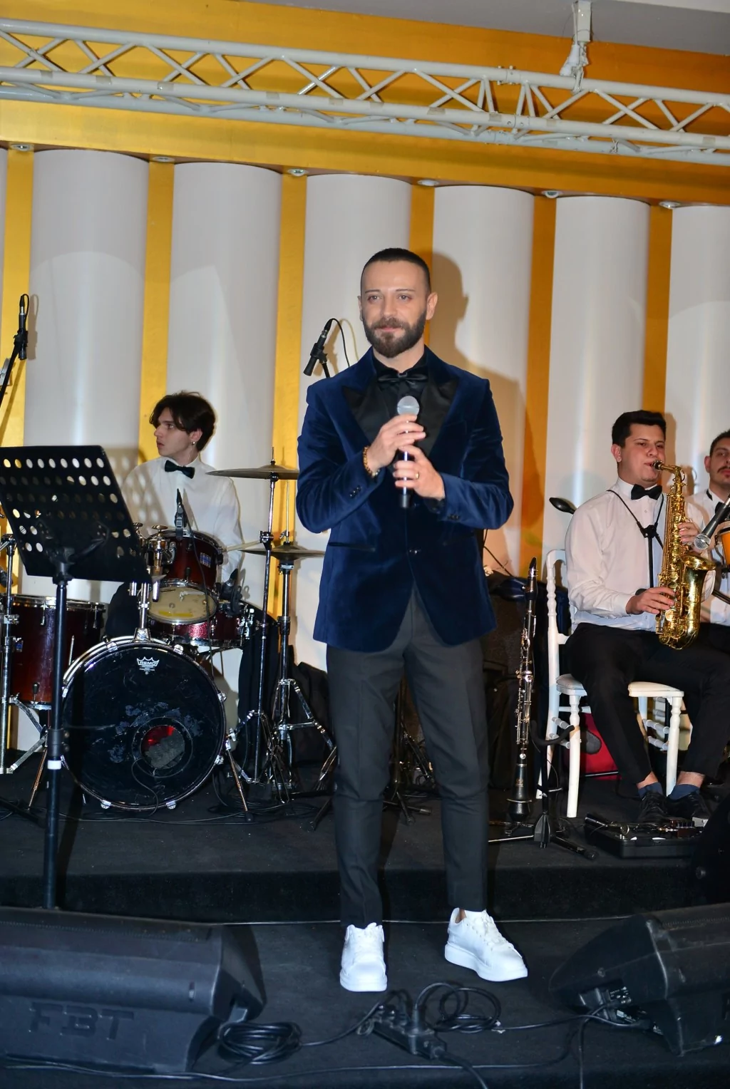 Kuzey onuruna görkemli gece