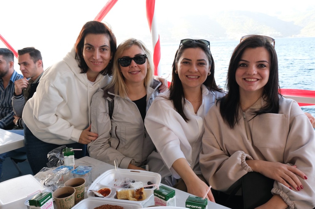 Şahterm Grup Çalışanlarına Cumhuriyet'in 100. Yılında Büyükada turu düzenledi