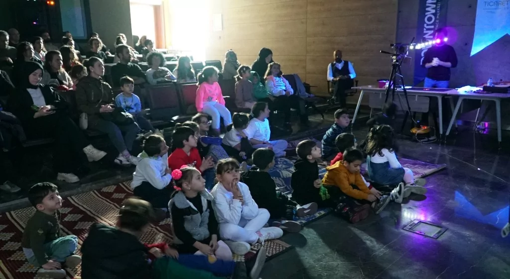 Tiyatro coşkusuna muhteşem final