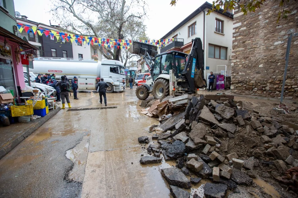 Bursa'da selin yaraları sarılıyor
