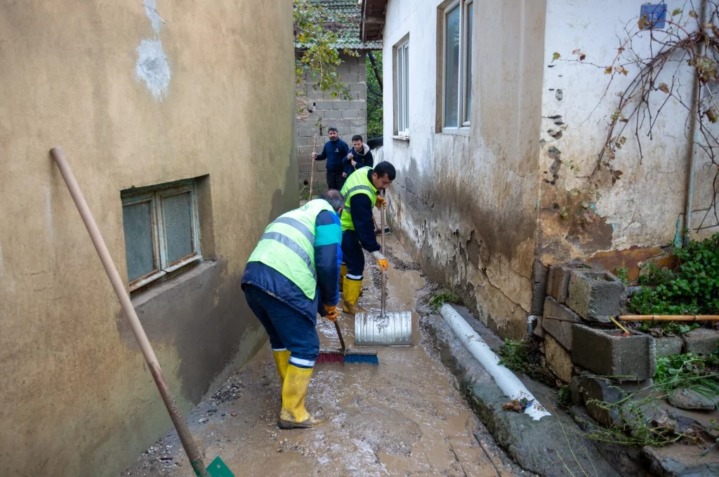 Bursa'da selin yaraları sarılıyor