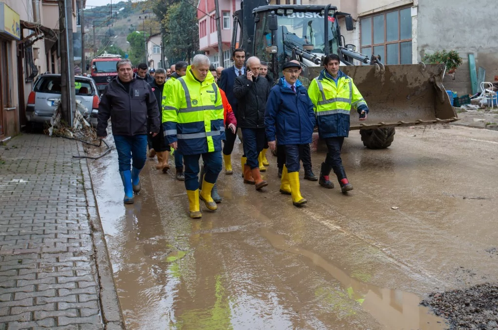 Bursa'da selin yaraları sarılıyor