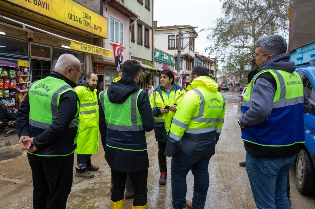 Bursa'da selin yaraları sarılıyor