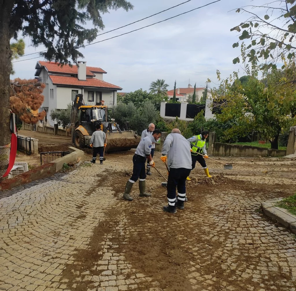 Sel bölgelerinde yaralar sarılıyor