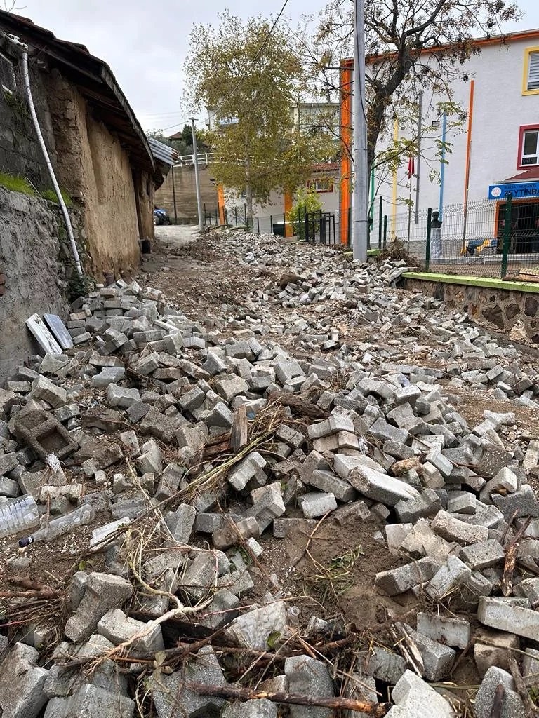 Sel bölgelerinde yaralar sarılıyor