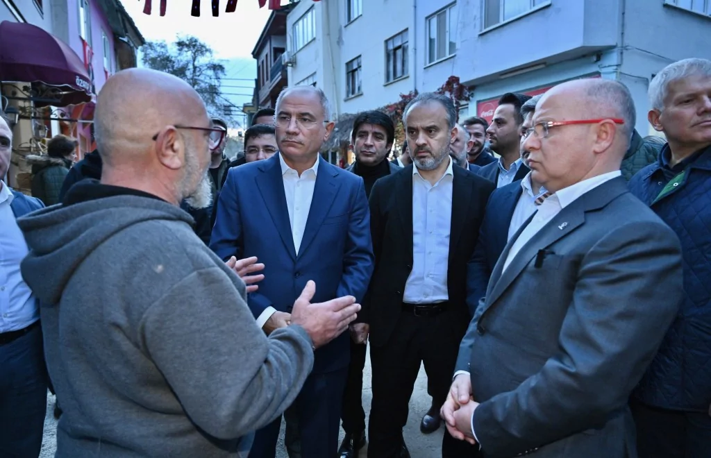 Sel bölgelerinde yaralar sarılıyor