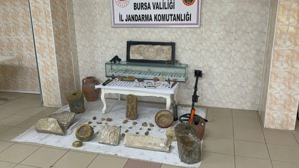 Bursa'da jandarmadan tarihi eser operasyonu!