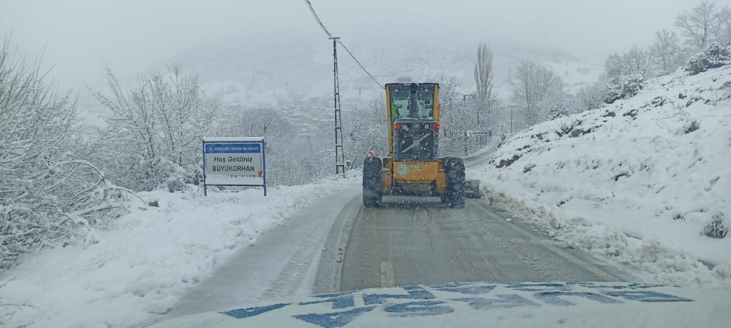 Bursa'da 56 mahallede kar mesaisi!