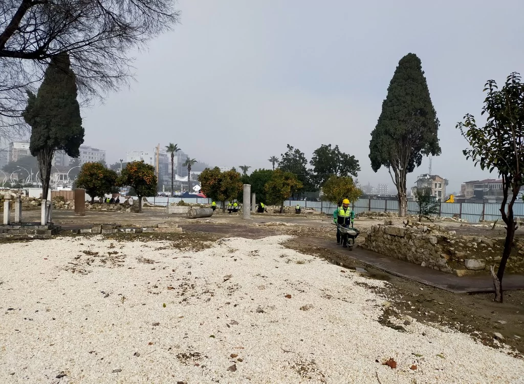 Antakya Ulu Cami'de enkaz kaldırıldı